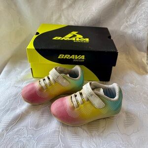 Brava Soccer Girls' Exempt 2.0 soccer cleats for toddlers and little kids Size 6